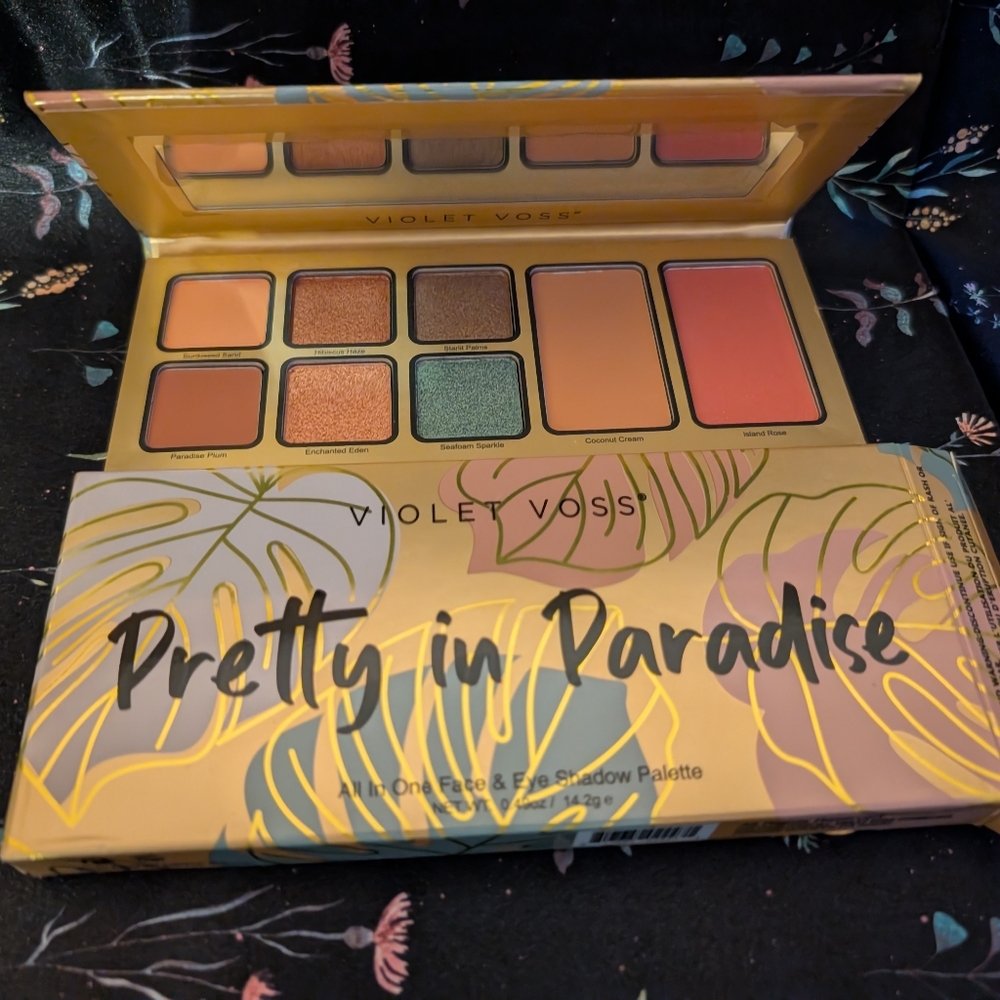 Violet Voss eyeshadow and face pallete